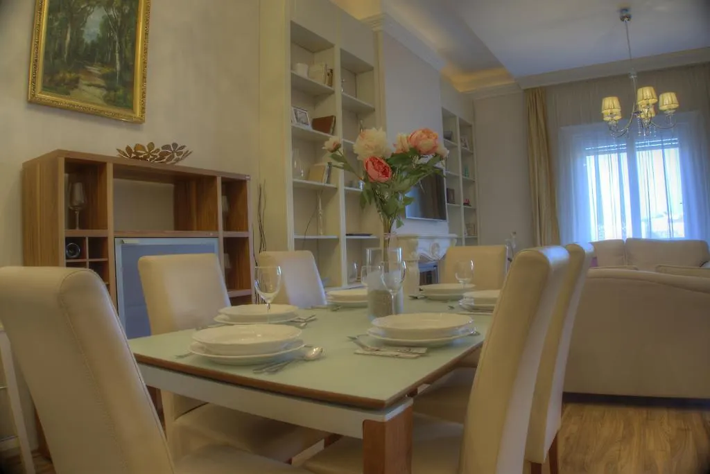 V1 Apartment | Hostaid Budapest
