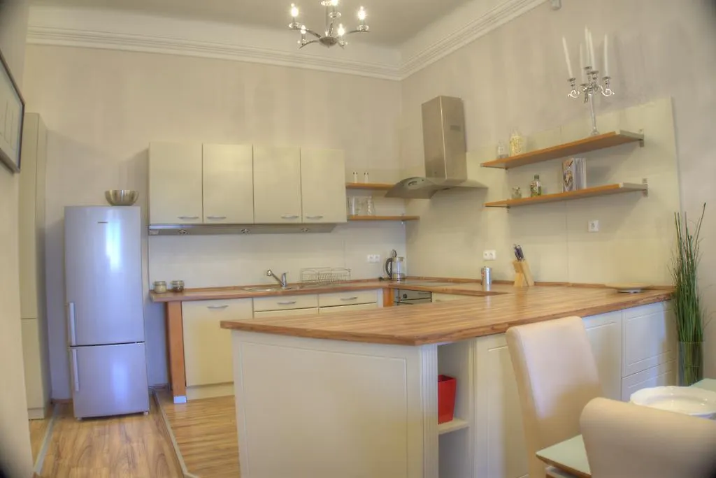 V1 Apartment | Hostaid Budapest